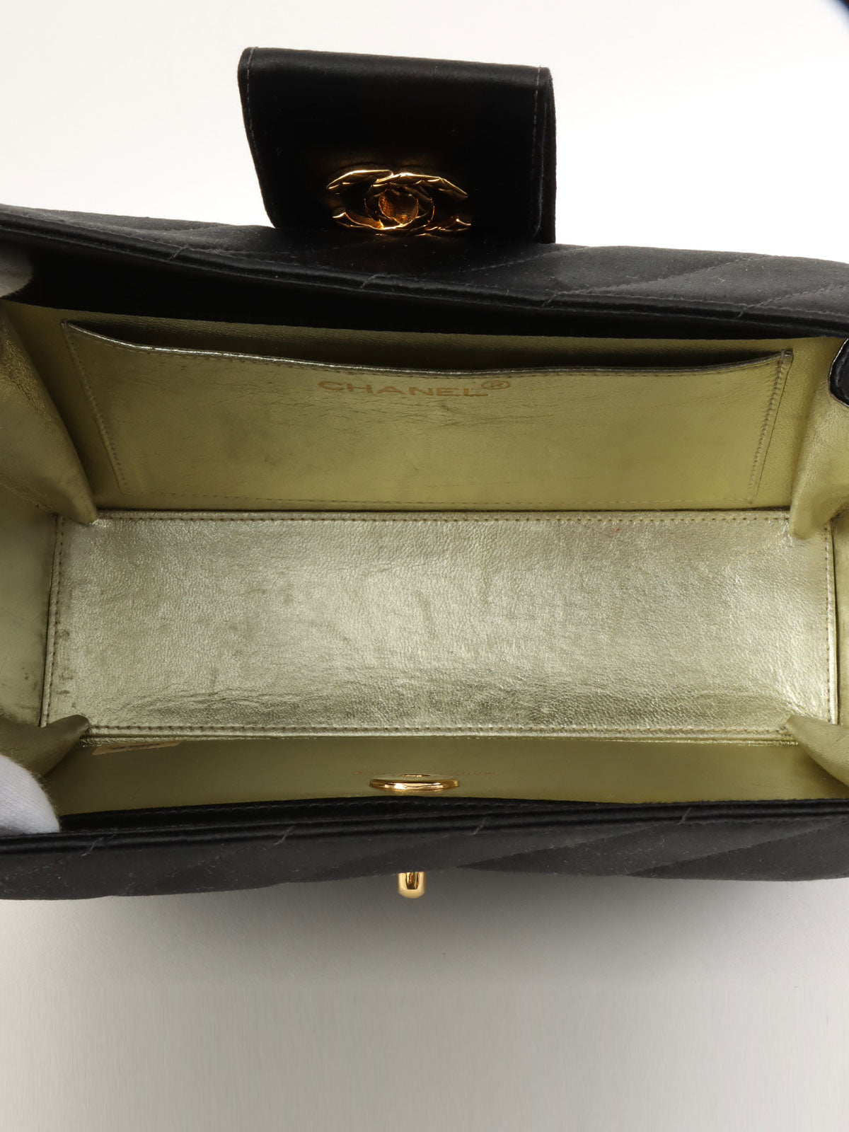 1992年頃製 シルクサテンCCターンロックショルダーバッグ ブラック