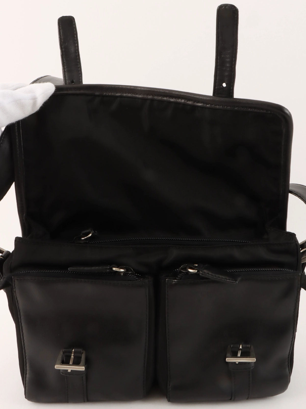 尼龙皮革拼接标志标牌肩背包 黑色