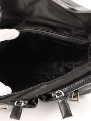 尼龙皮革拼接标志标牌肩背包 黑色