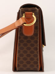 マカダムパターンリングロゴプレートショルダーバッグ ブラウン