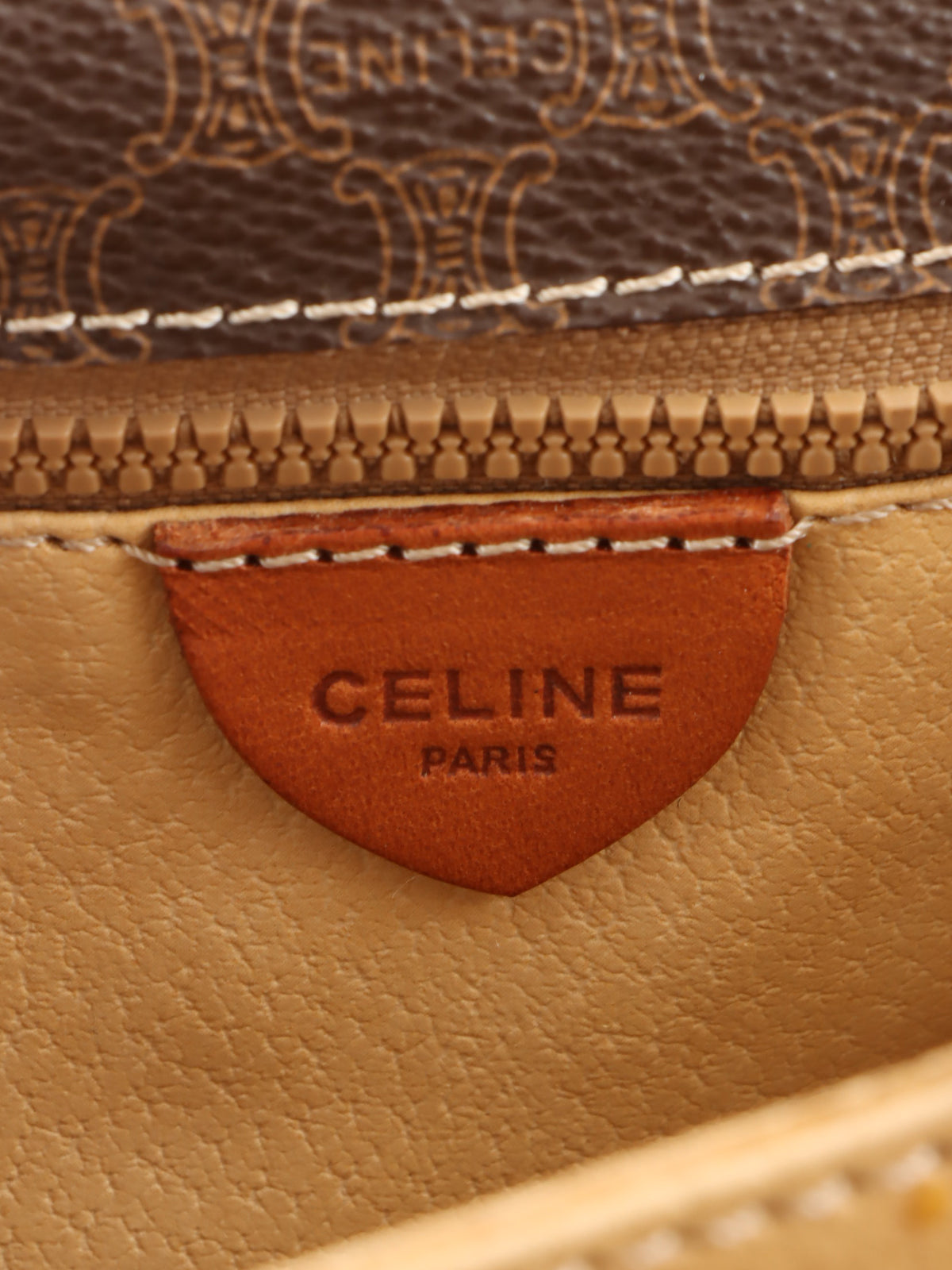 マカダムパターンリングロゴプレートショルダーバッグ ブラウン