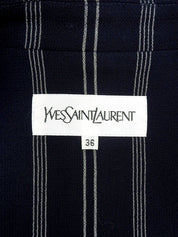 海军蓝和白色条纹图案