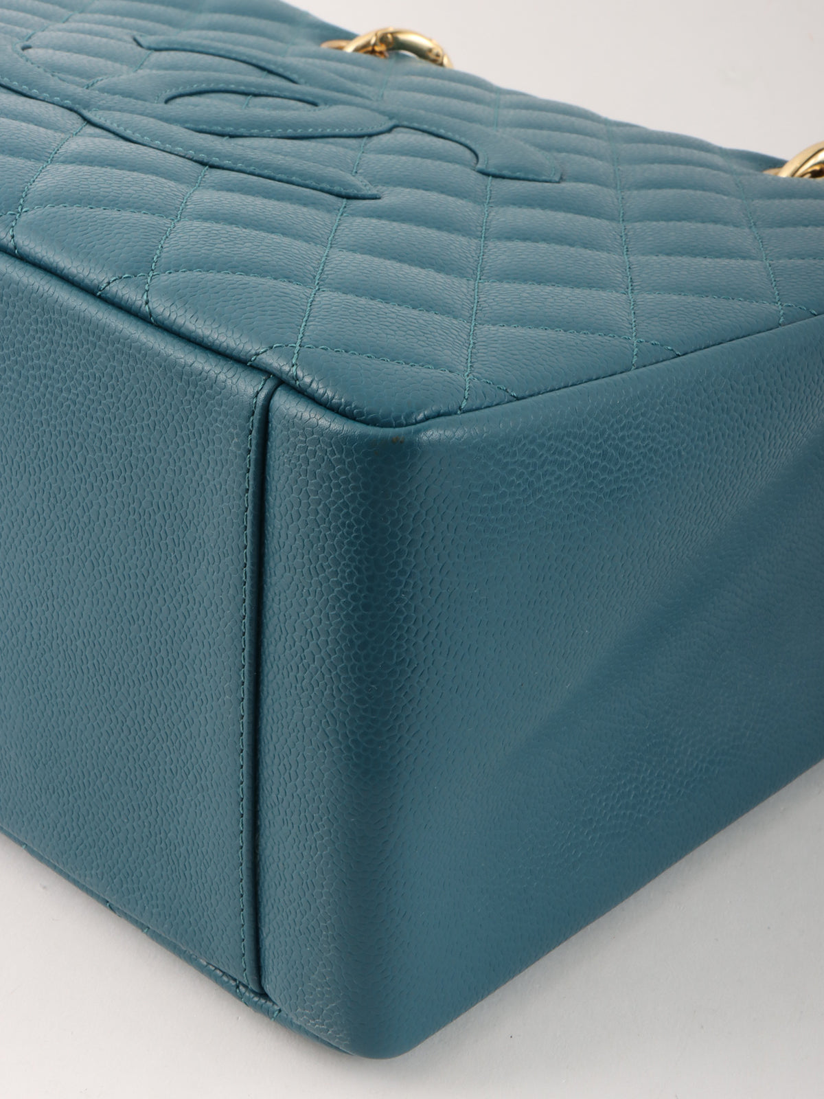 2004年頃製 キャビアスキンCCマークステッチチェーントートバッグ インディゴブルー