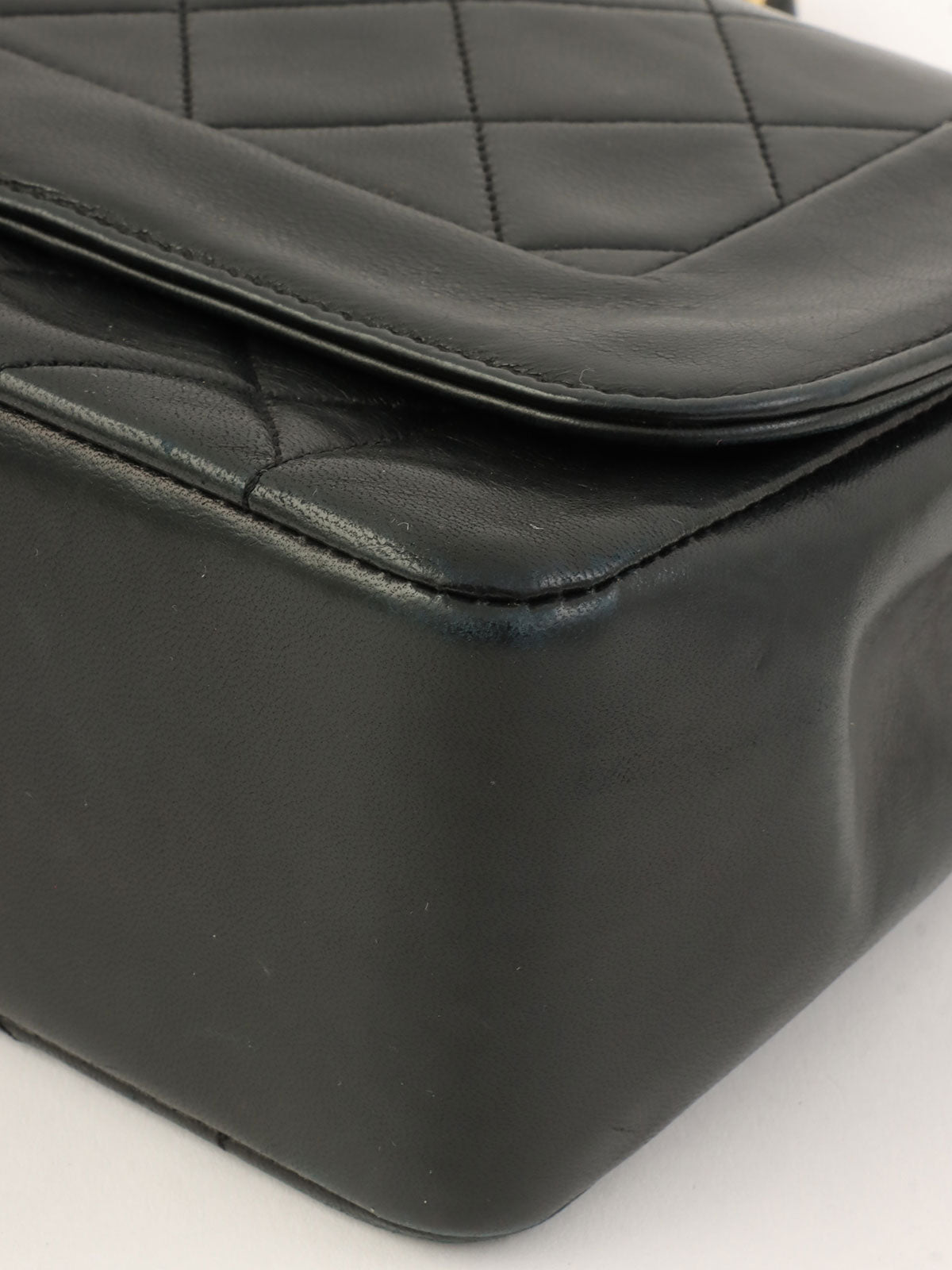 Around 1990 Made Matelasse Stitch CC Turn-lock Chain Shoulder Bag Black