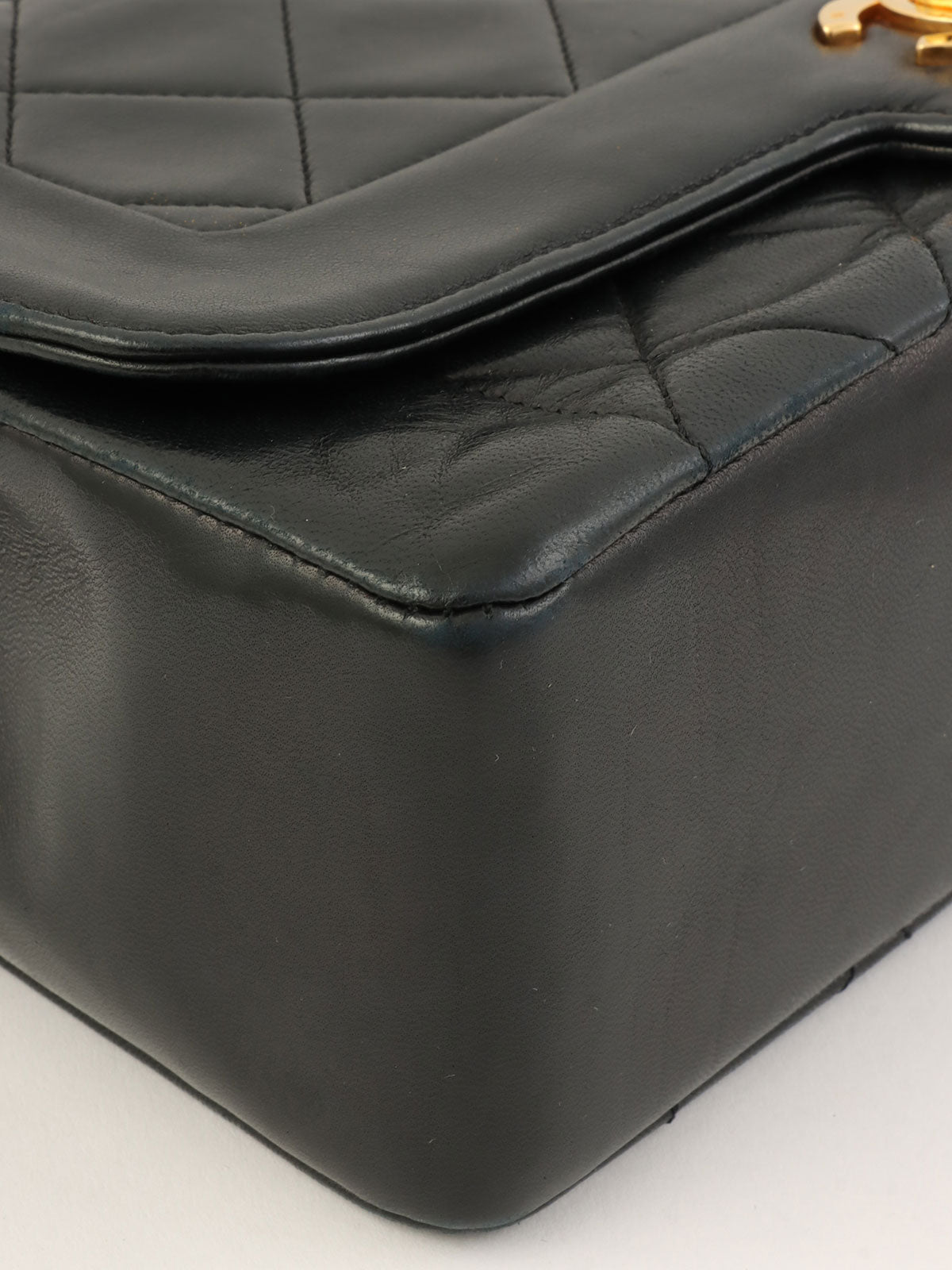 Around 1990 Made Matelasse Stitch CC Turn-lock Chain Shoulder Bag Black