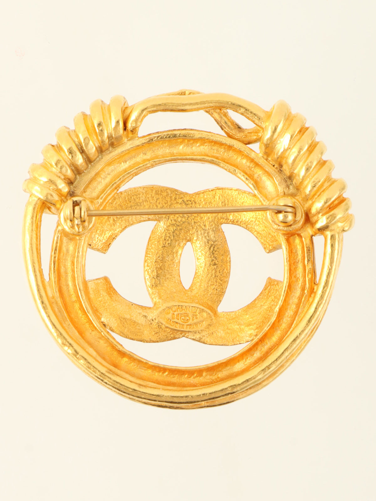 1994年製 ラウンドカットアウトCCマークブローチ ゴールド