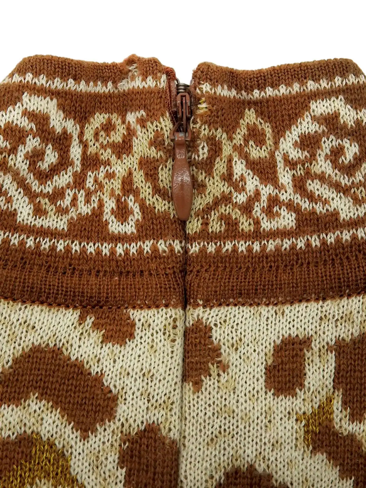 Leopard print ensemble in beige/brown