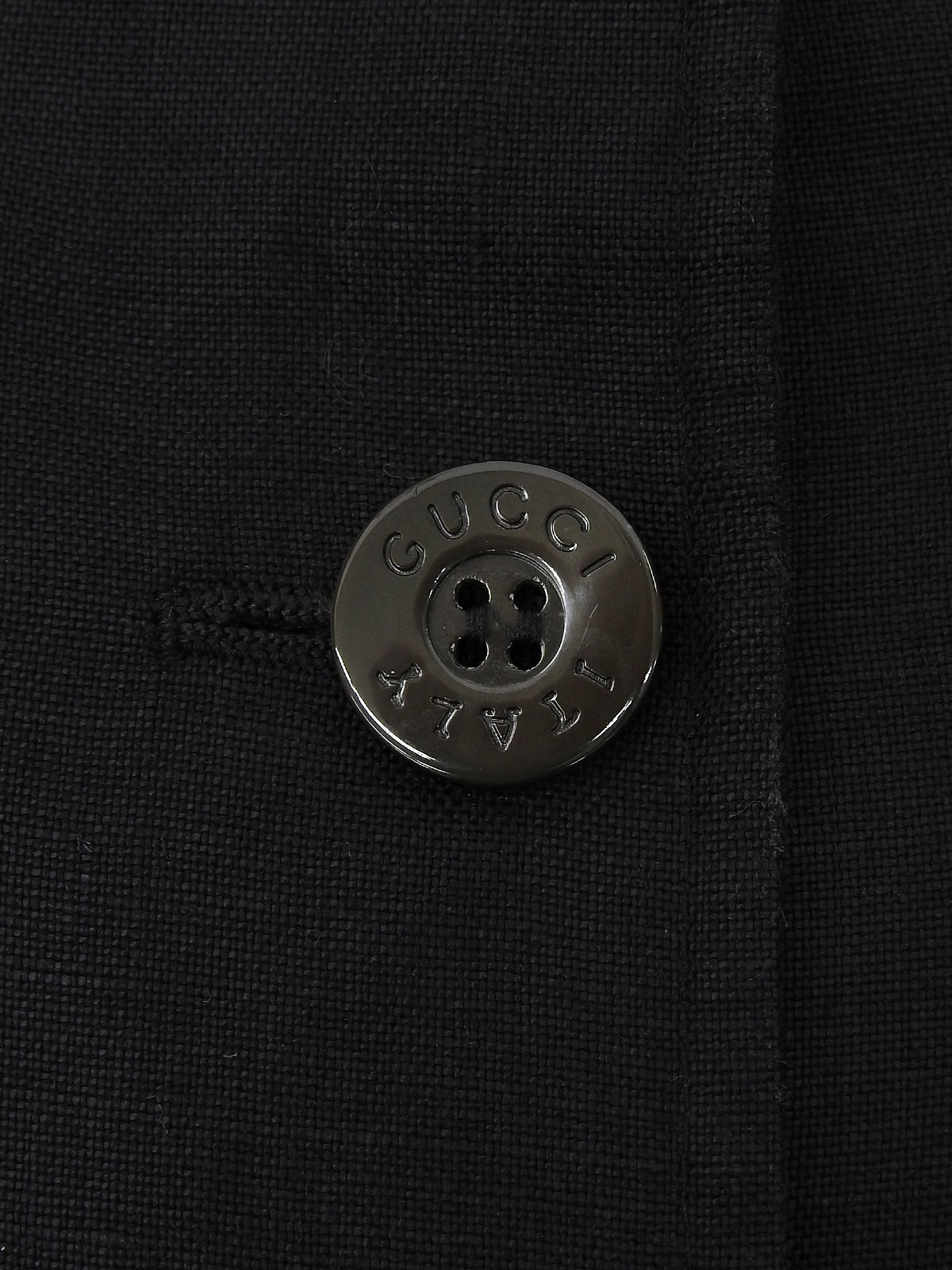 Linen logo button jacket in black