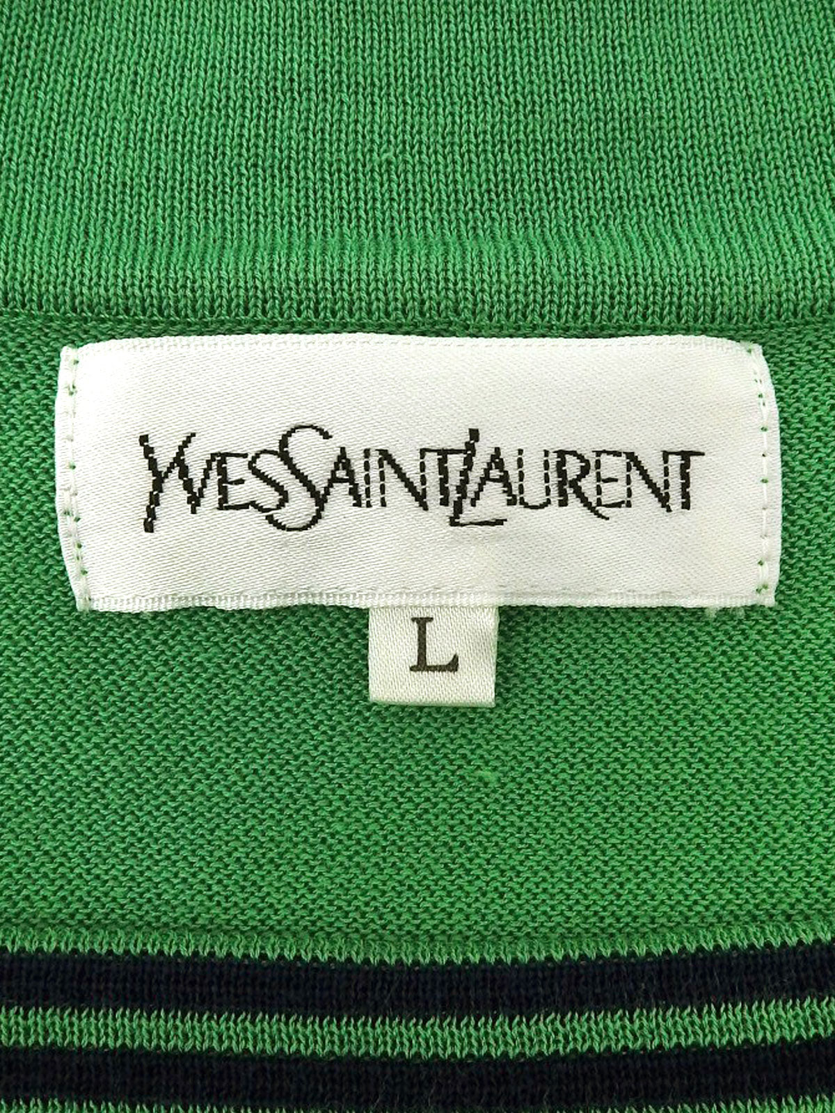 绿色/藏青色针织短袖上衣，饰有品牌标志刺绣。