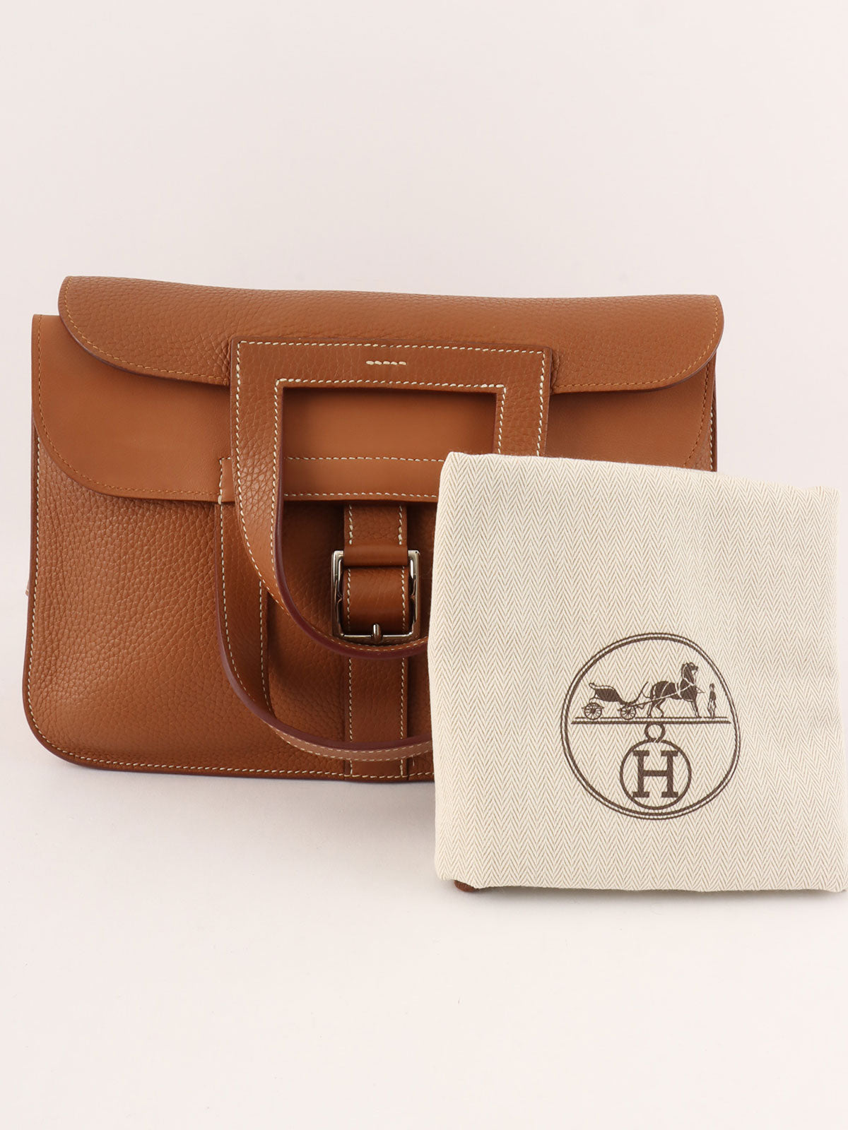 2015年製 アルザン31 ゴールド