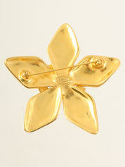1995 Flower Motif CC Mark Brooch Gold