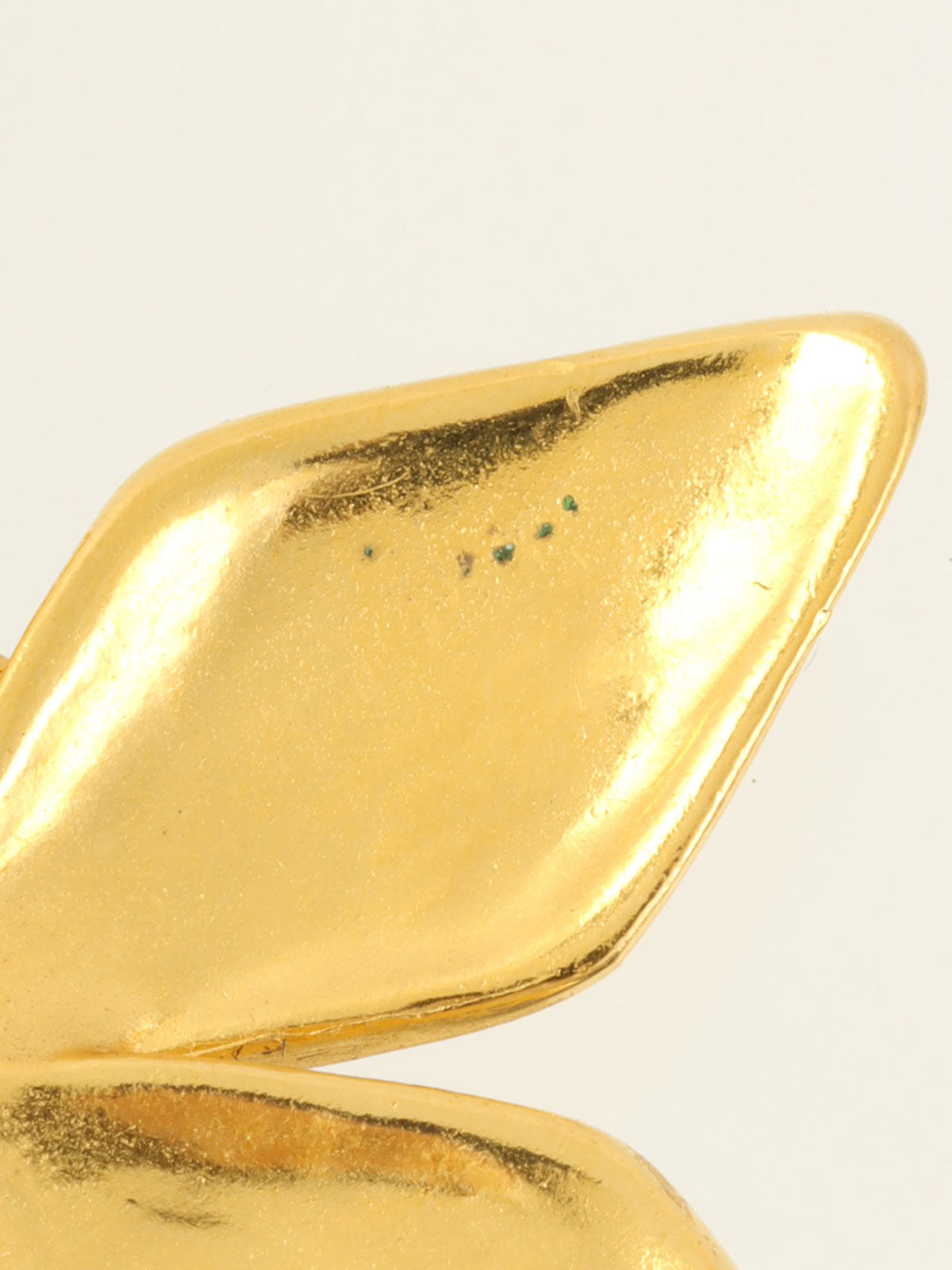 1995 Flower Motif CC Mark Brooch Gold