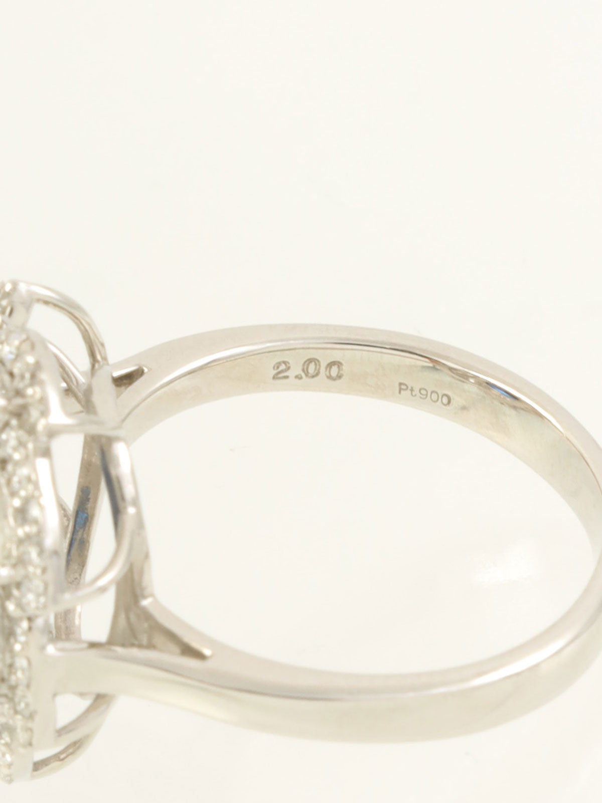 铂金蓝宝石钻石设计戒指，银色/蓝色