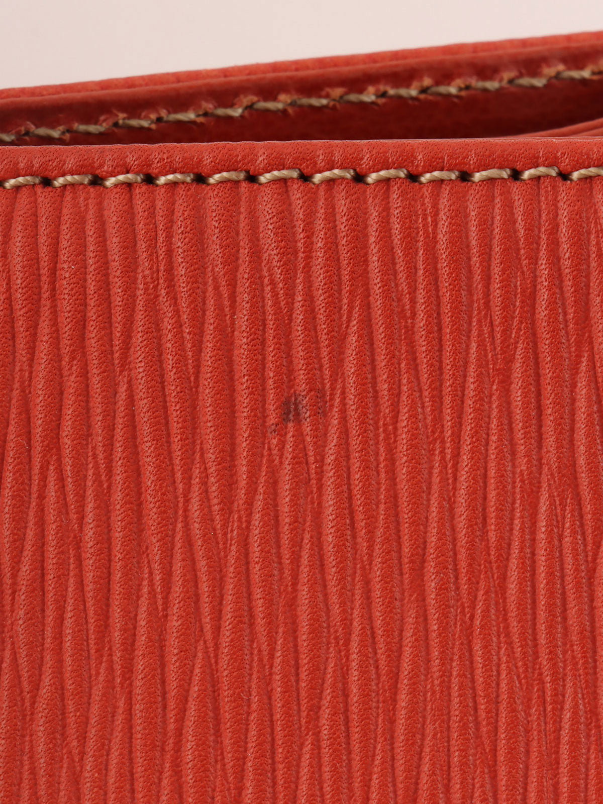 Velázquez shoulder bag in coral red