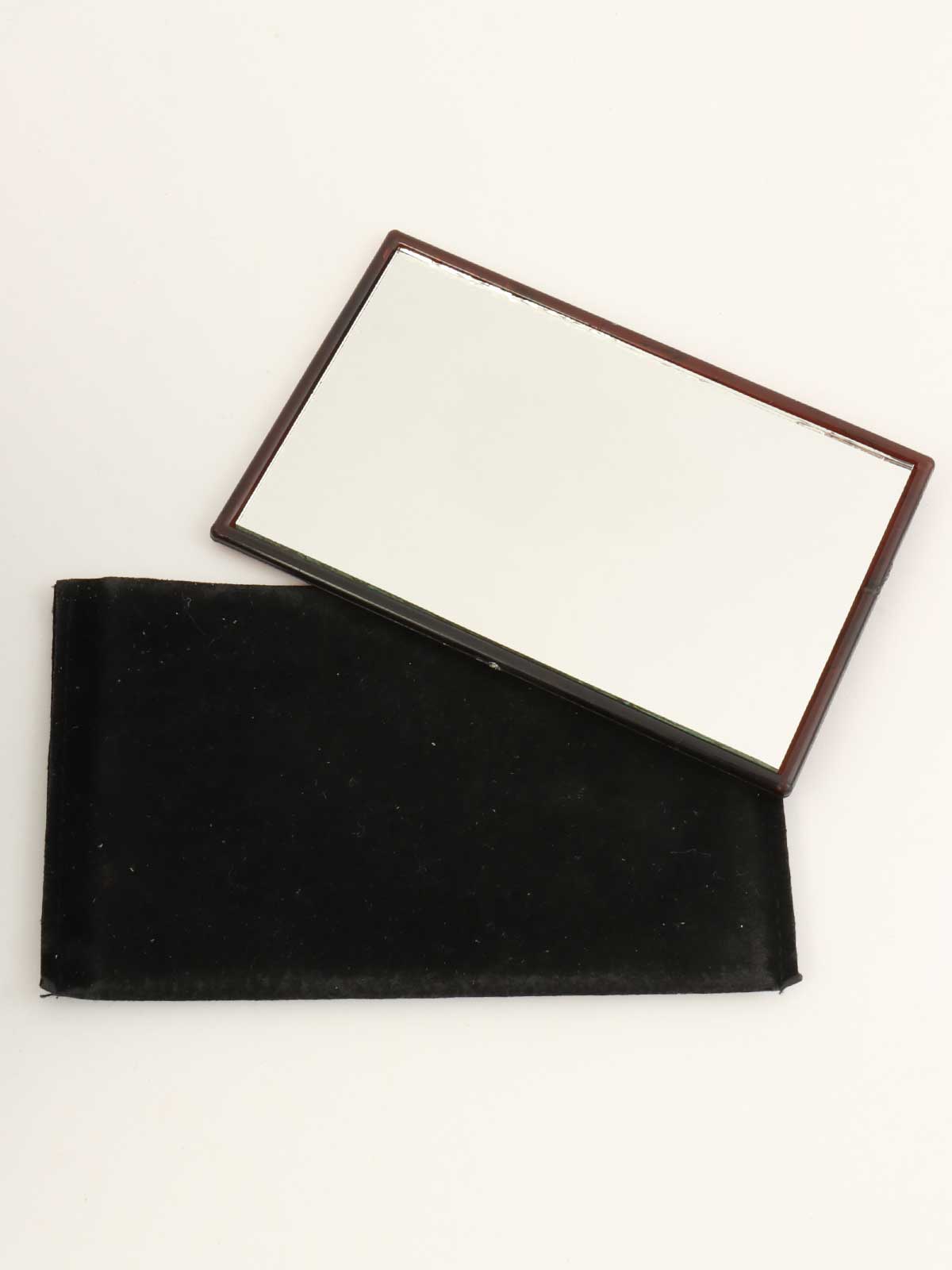 黑色天鹅绒和皮革组合编织手提包