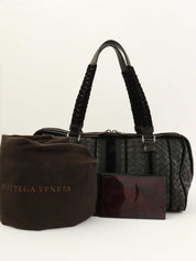 黑色天鹅绒和皮革组合编织手提包