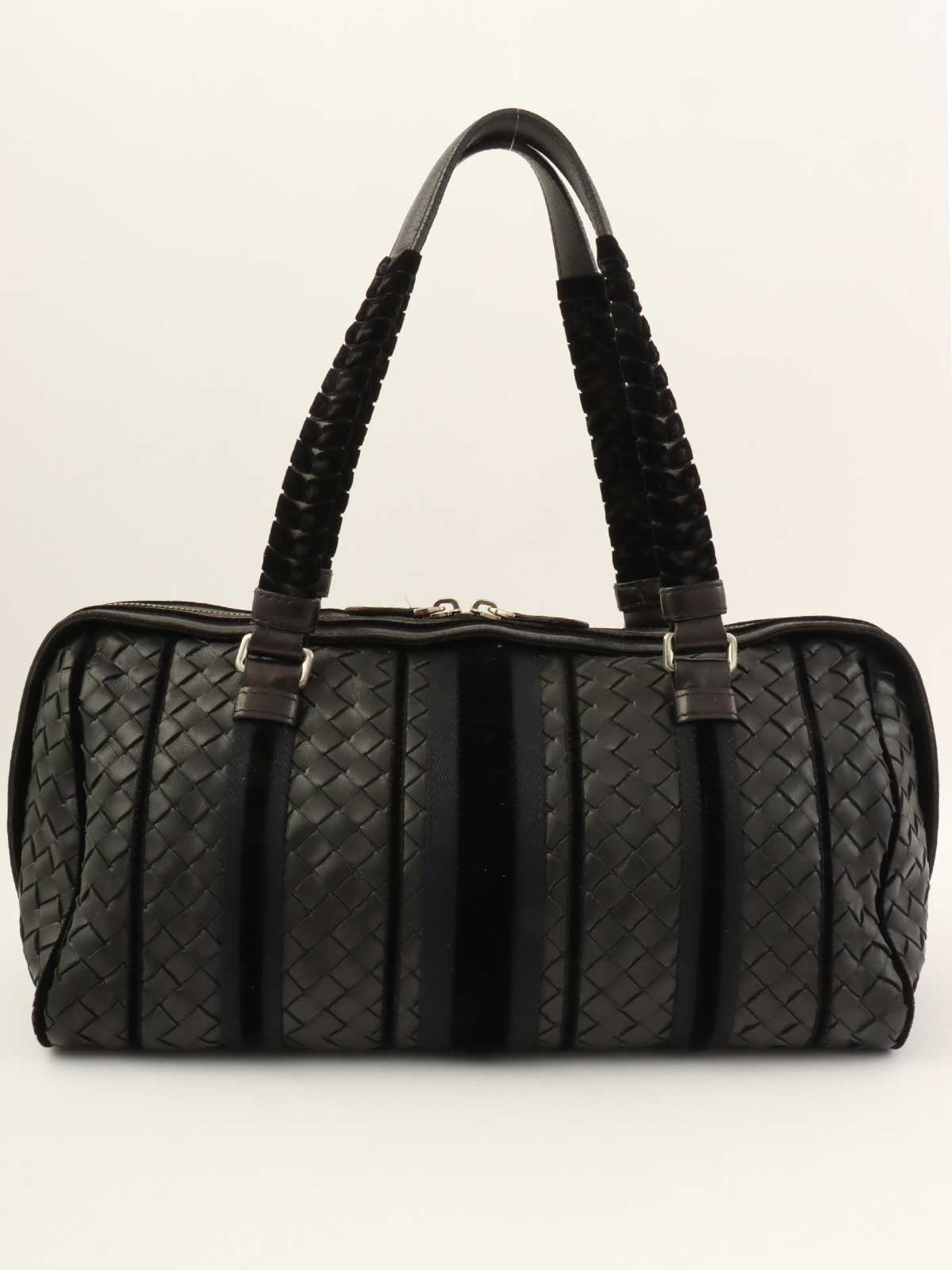 黑色天鹅绒和皮革组合编织手提包