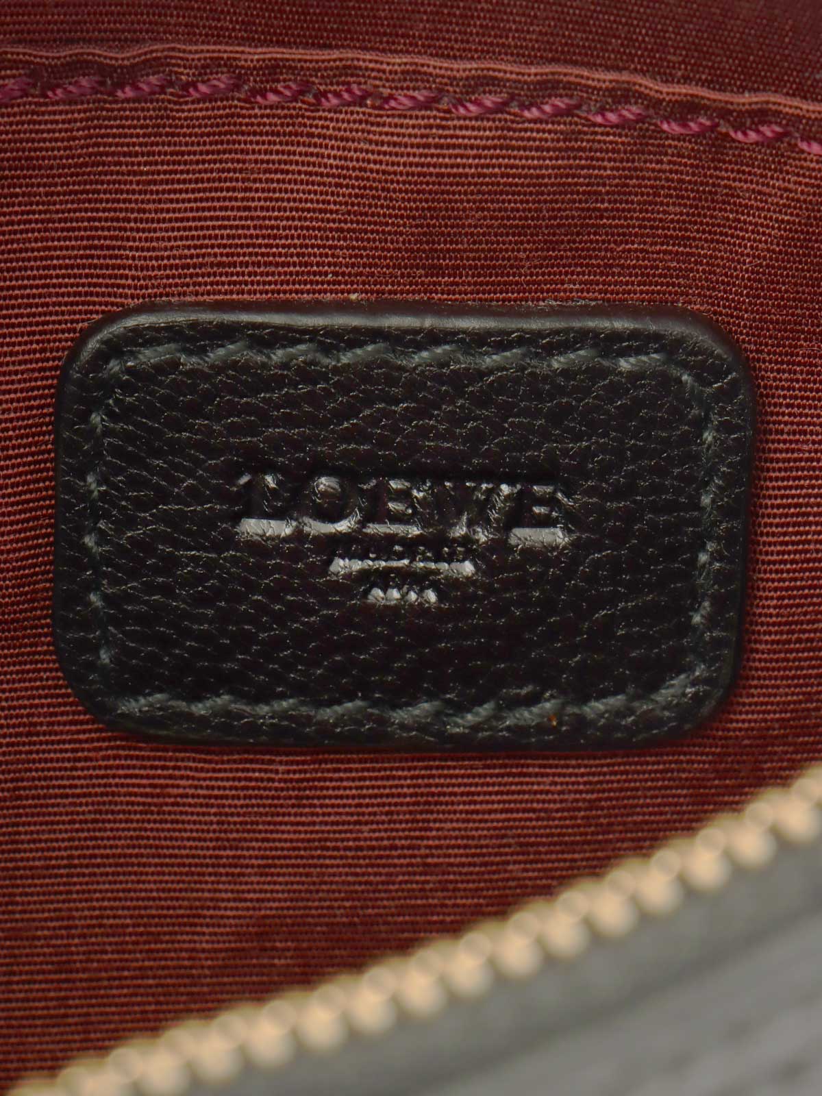 ロゴエンボスミニハンドバッグ ブラック