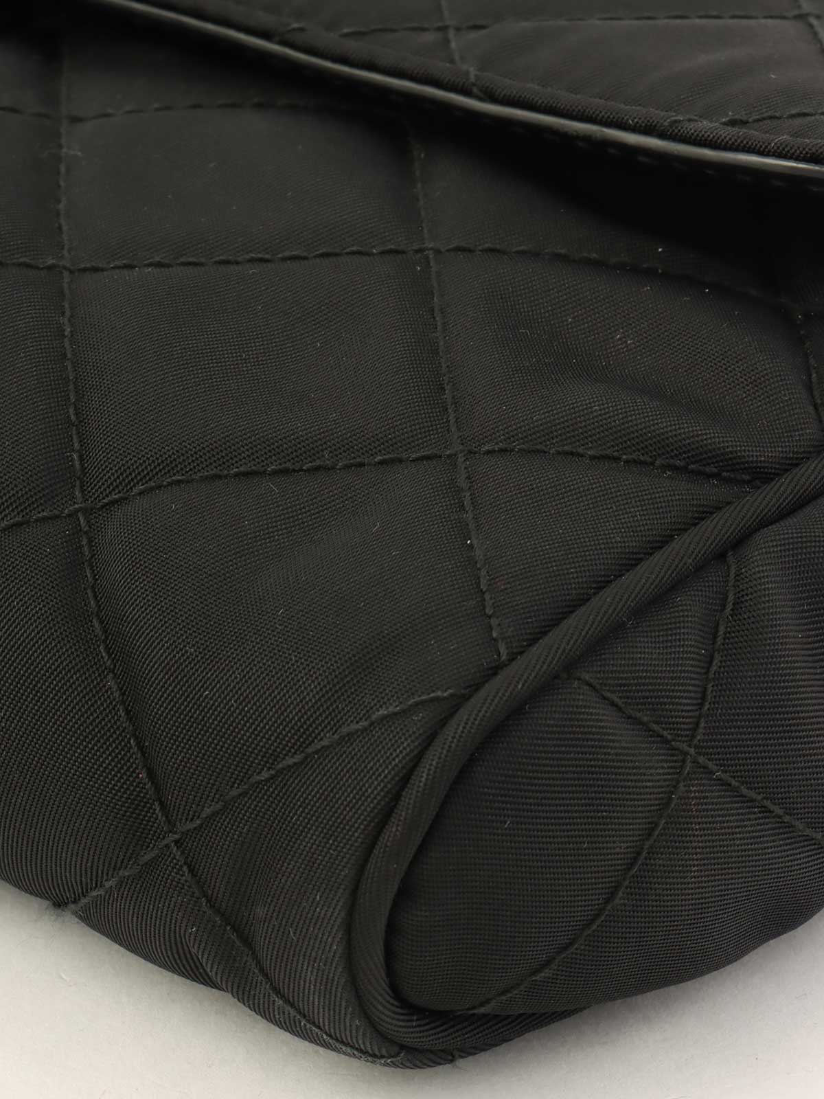 Quilted Logo Plate Chain Shoulder Bag in Black