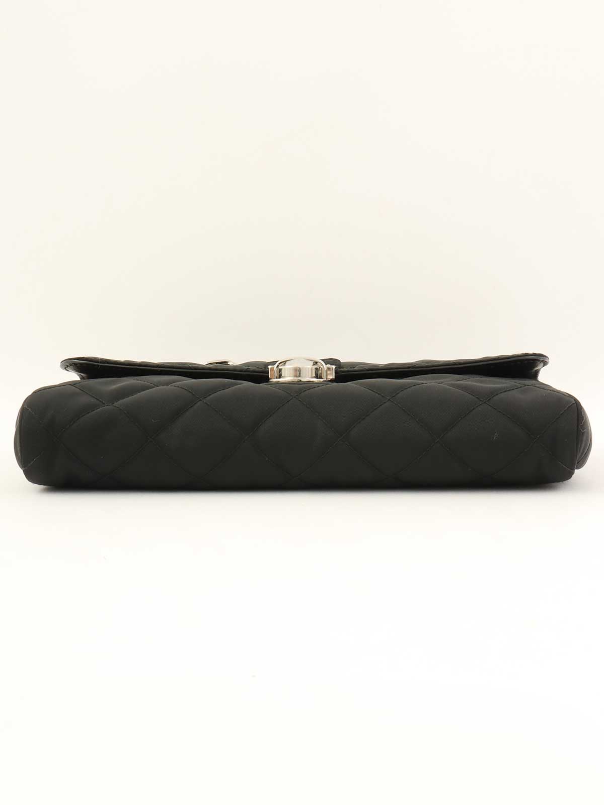 Quilted Logo Plate Chain Shoulder Bag in Black