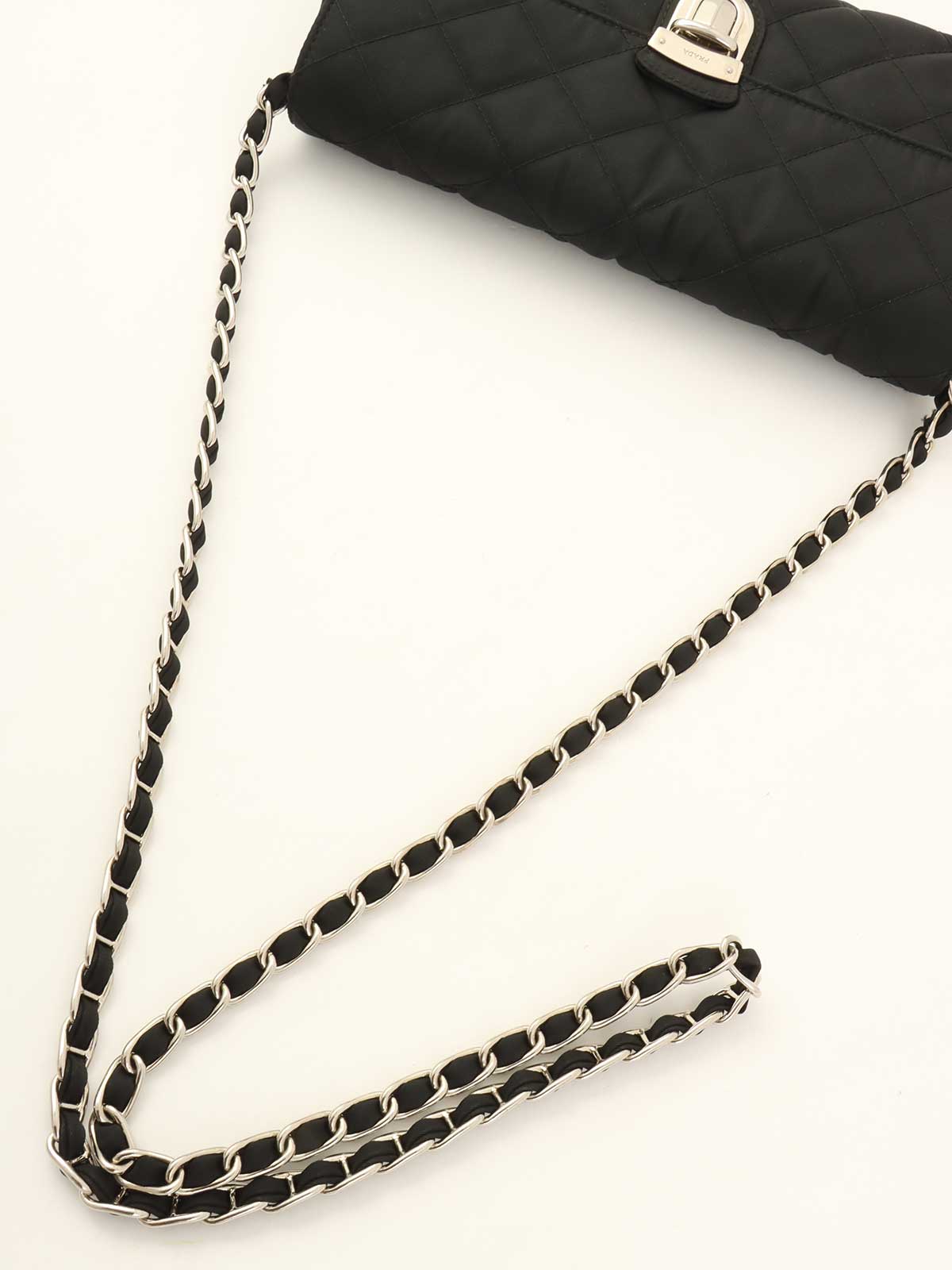 Quilted Logo Plate Chain Shoulder Bag in Black