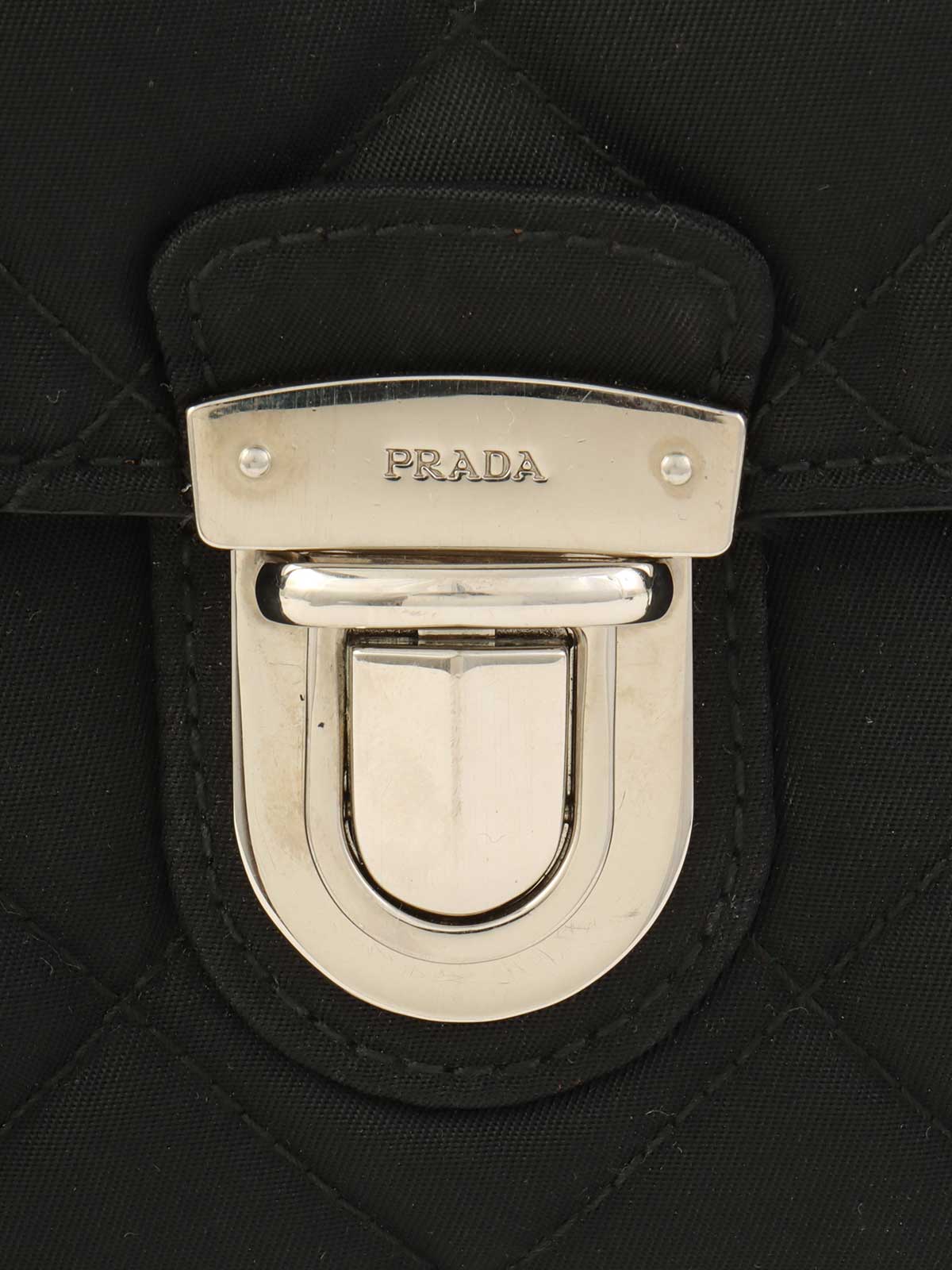 Quilted Logo Plate Chain Shoulder Bag in Black