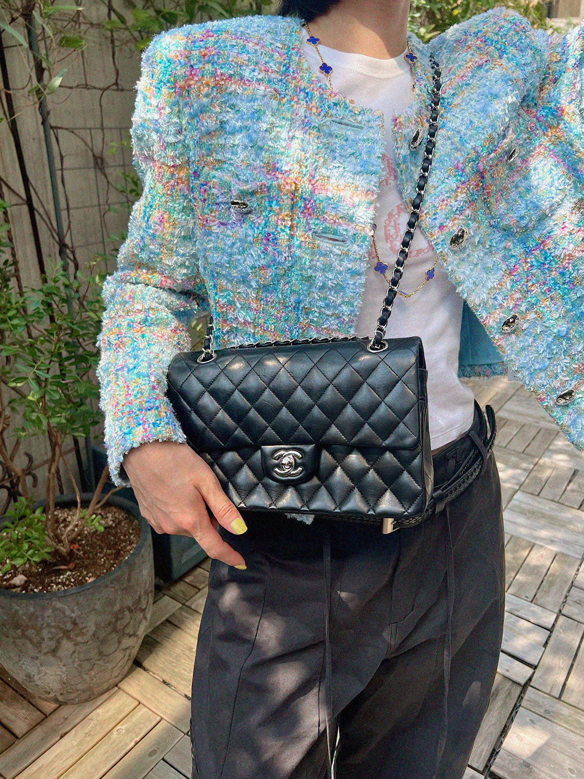 2009年頃製　クラシックフラップチェーンバッグ25cm　ブラック