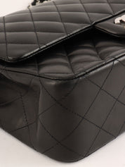 2009年頃製　クラシックフラップチェーンバッグ25cm　ブラック