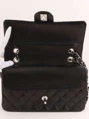 2009年頃製　クラシックフラップチェーンバッグ25cm　ブラック