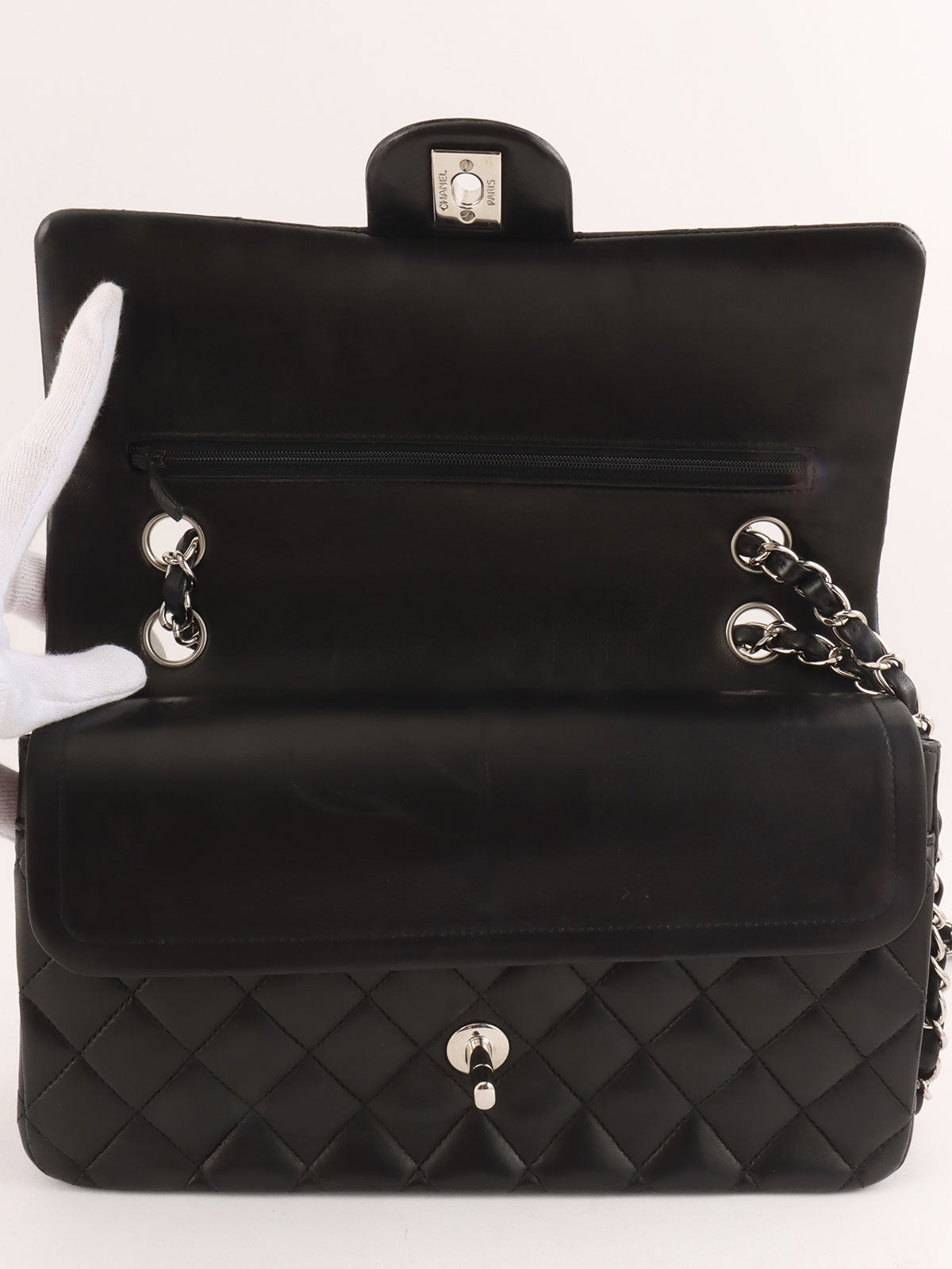 2009年頃製　クラシックフラップチェーンバッグ25cm　ブラック