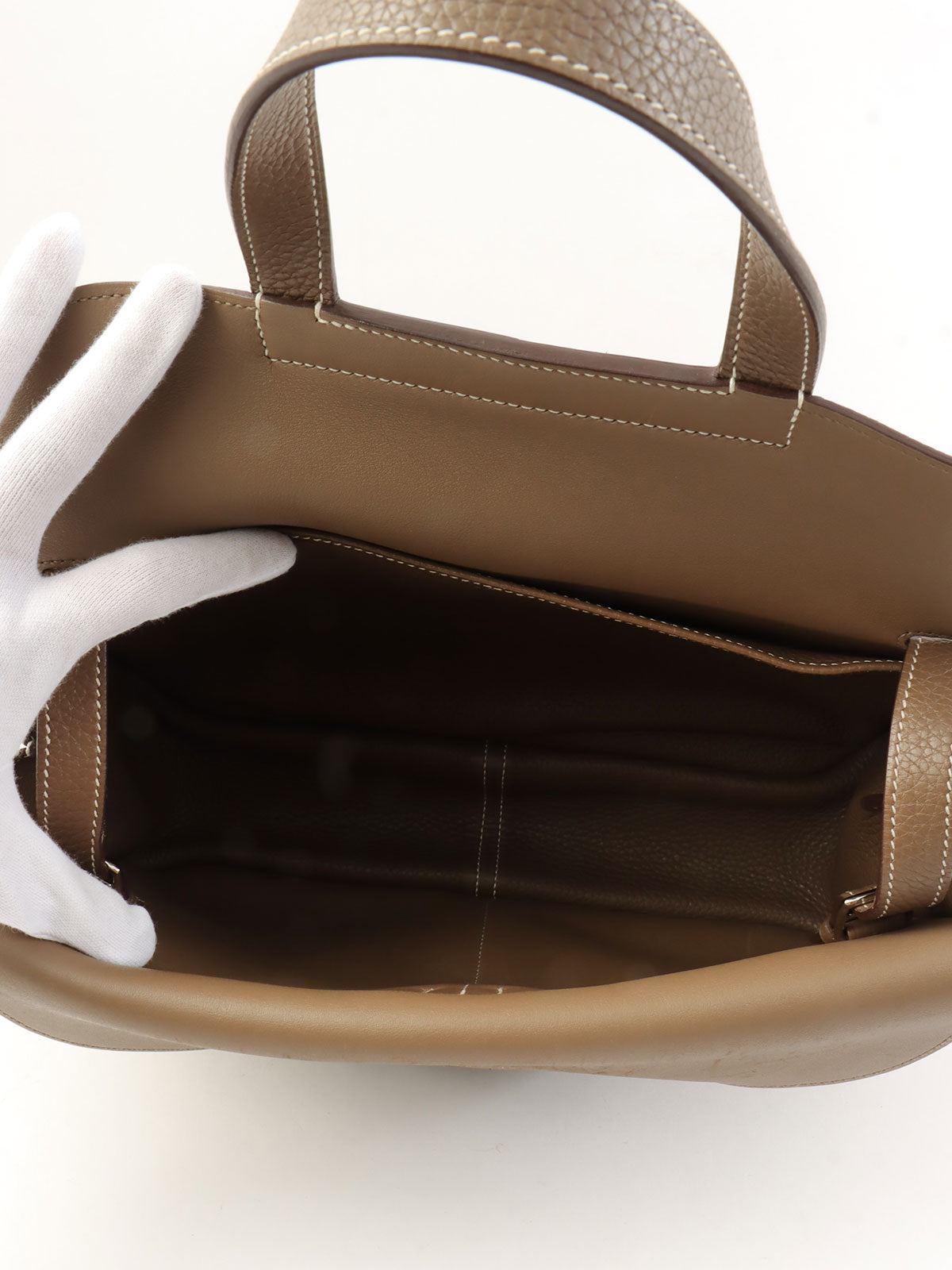 2019年製 アルザン31 エトゥープ