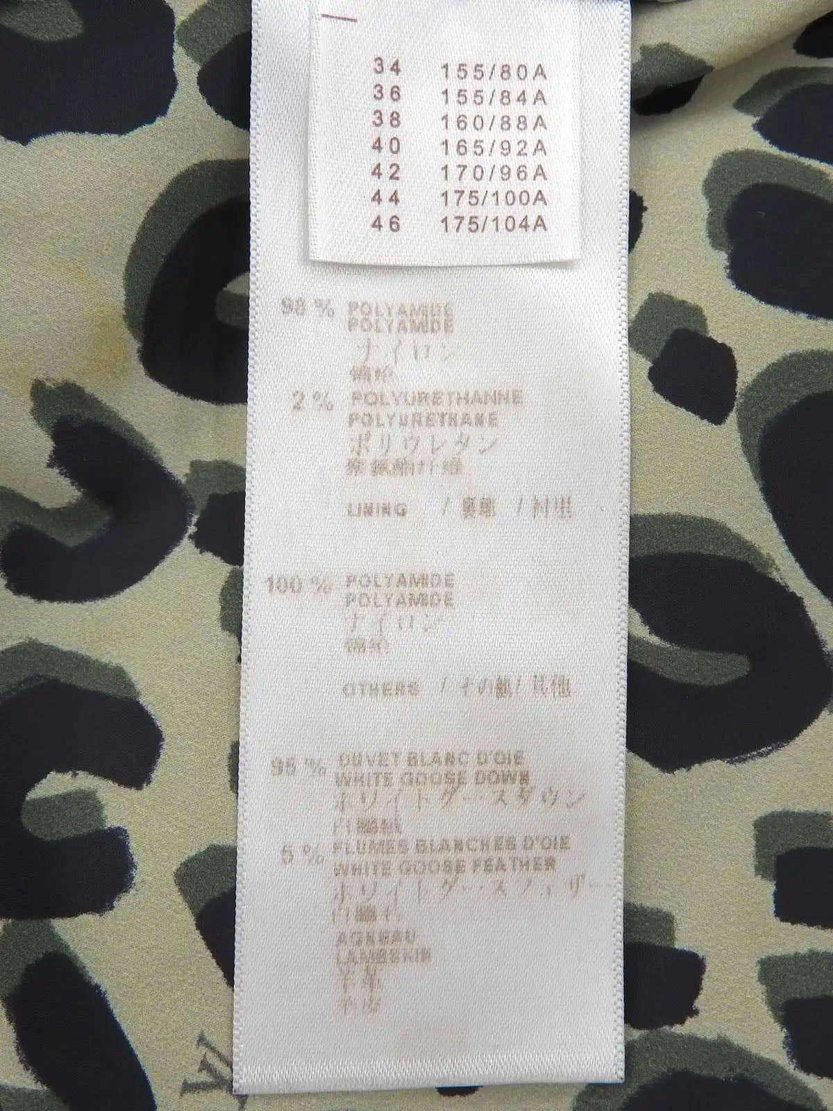 标志纽扣大衣 黑色