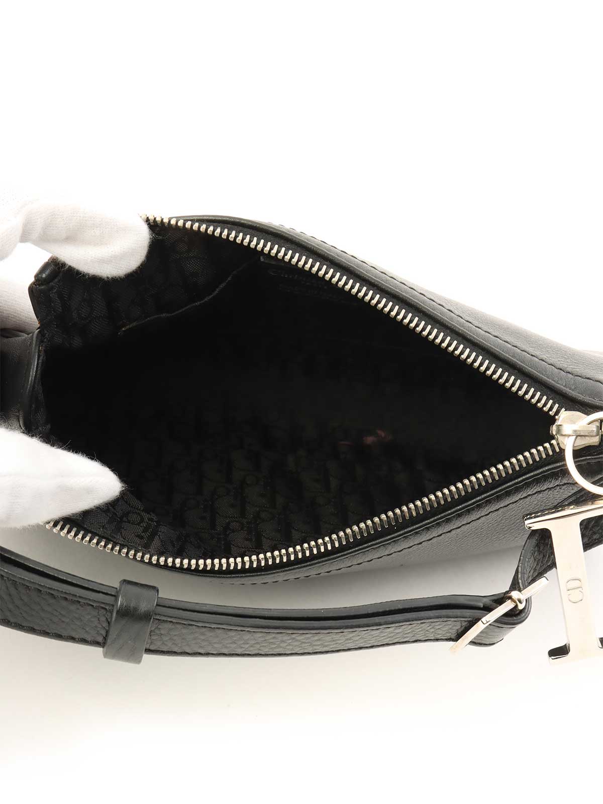 ロゴプレートワンショルダーバッグ ブラック