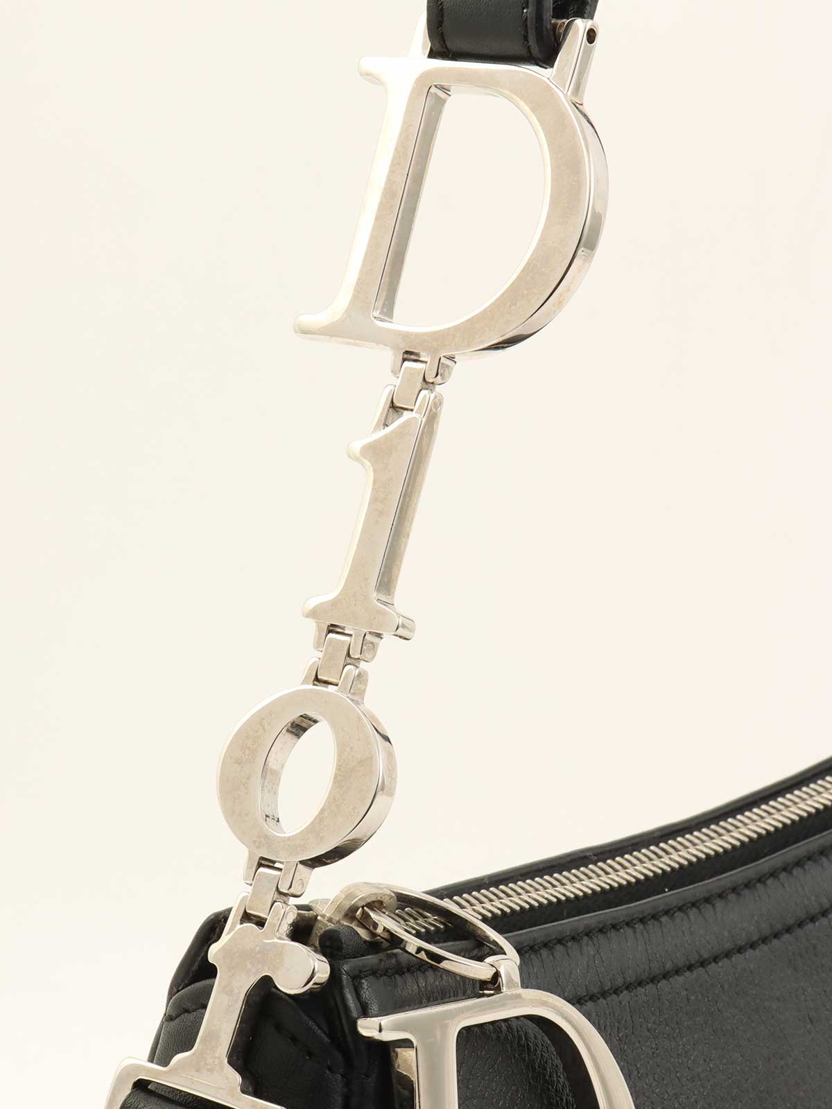 ロゴプレートワンショルダーバッグ ブラック