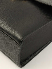 サークルロゴプレートショルダーバッグ　ブラック