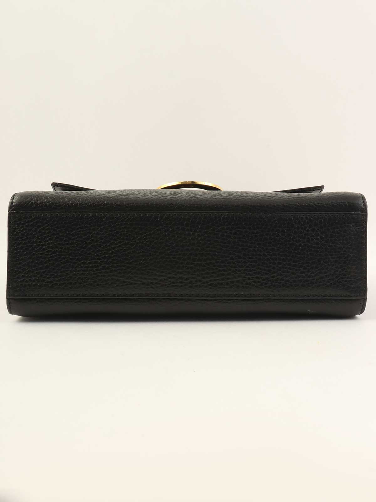 サークルロゴプレートショルダーバッグ　ブラック