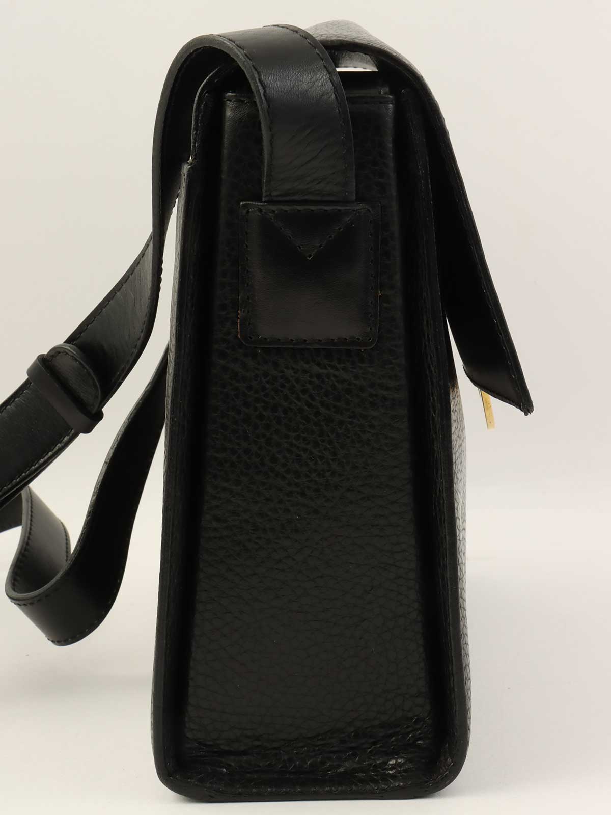 サークルロゴプレートショルダーバッグ　ブラック