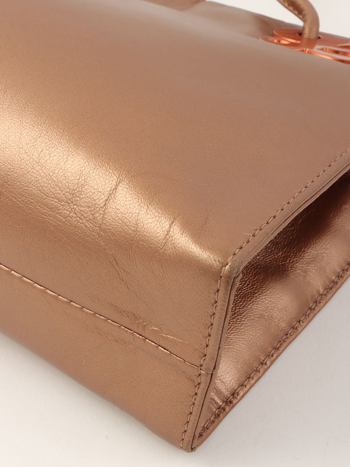 ロゴプレートハンドバッグ メタリックブラウン