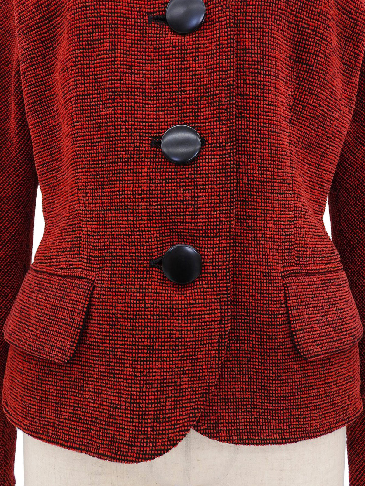 Wool collarless jacket in red/black