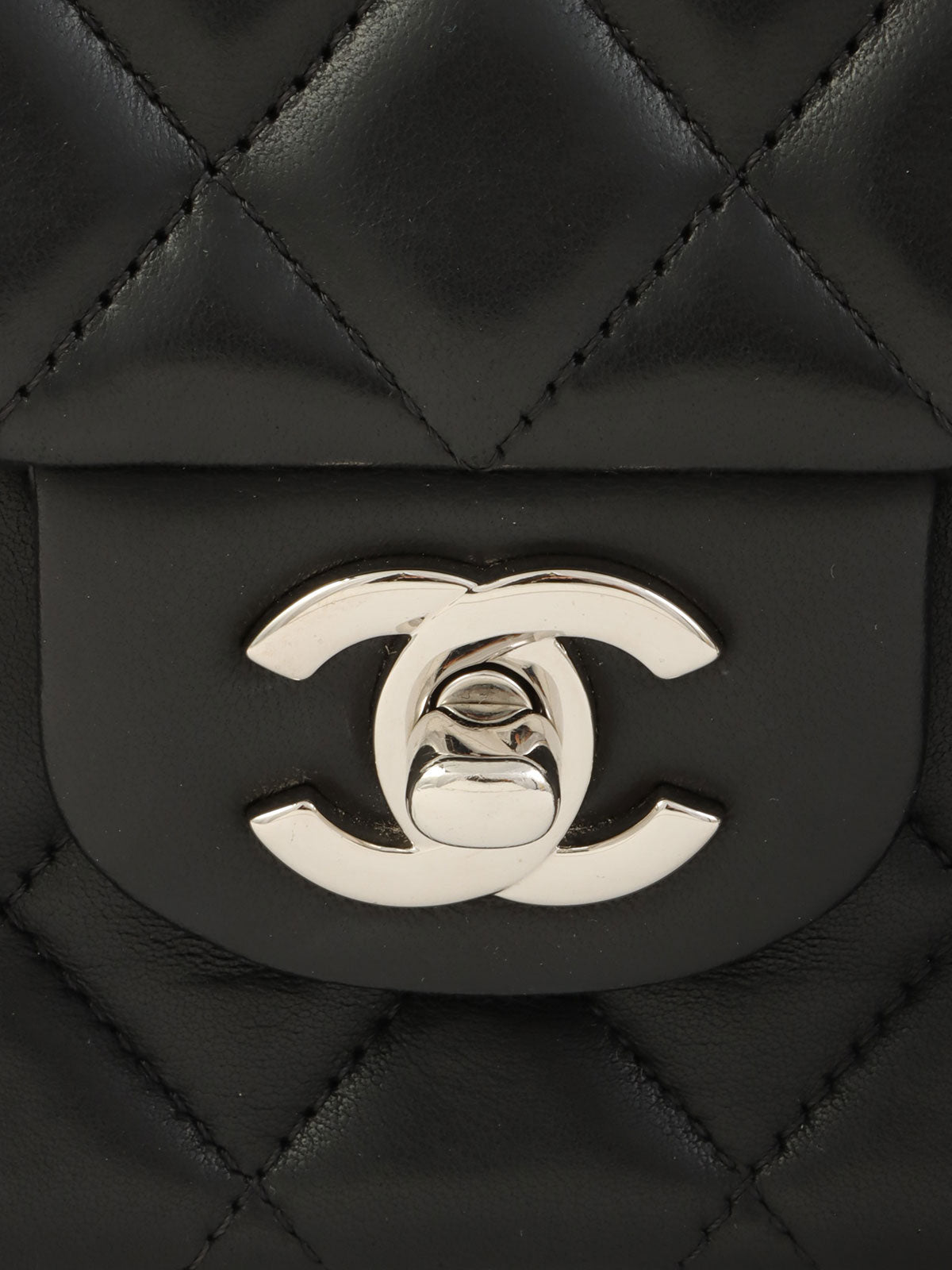 2014年頃製 バレンタイン限定クラシックフラップチェーンバッグ25cm ブラック