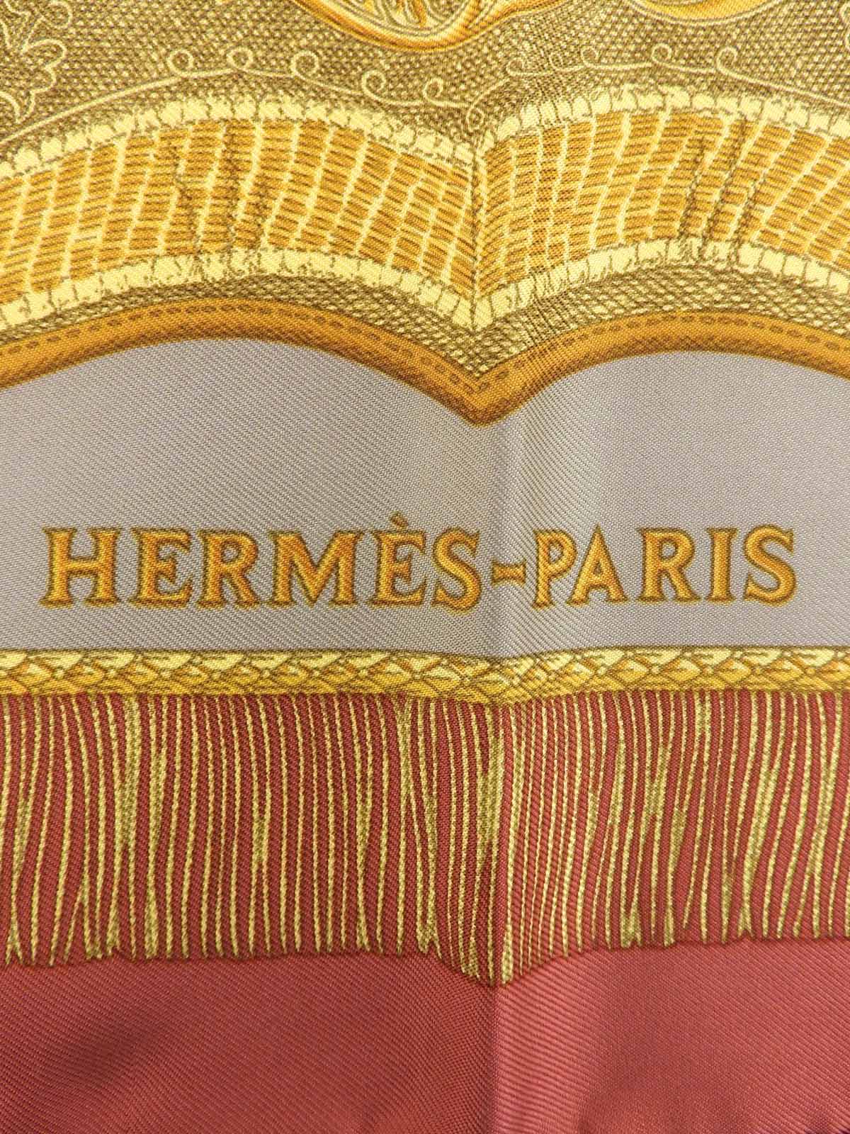 カレ90　Poste Et Cavalerieパターンスカーフ　テラコッタ/マルチ