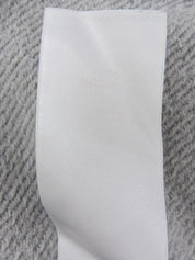 ショルダーデザインロゴエンボスジップアップパーカー　グレー