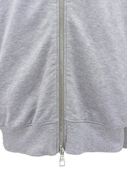 ショルダーデザインロゴエンボスジップアップパーカー　グレー