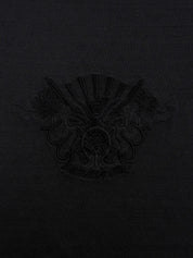 黑色刺绣徽章短袖上衣