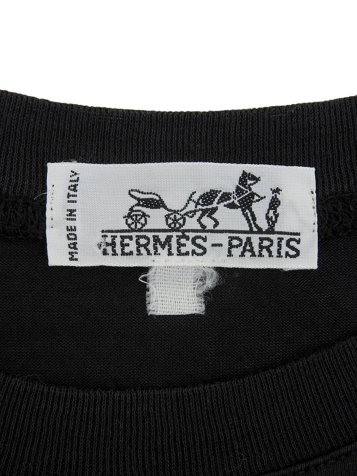 黑色刺绣徽章短袖上衣