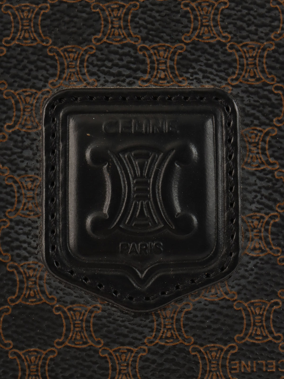 マカダムパターンロゴエンボスハンドバッグ ダークブラウン/ブラック