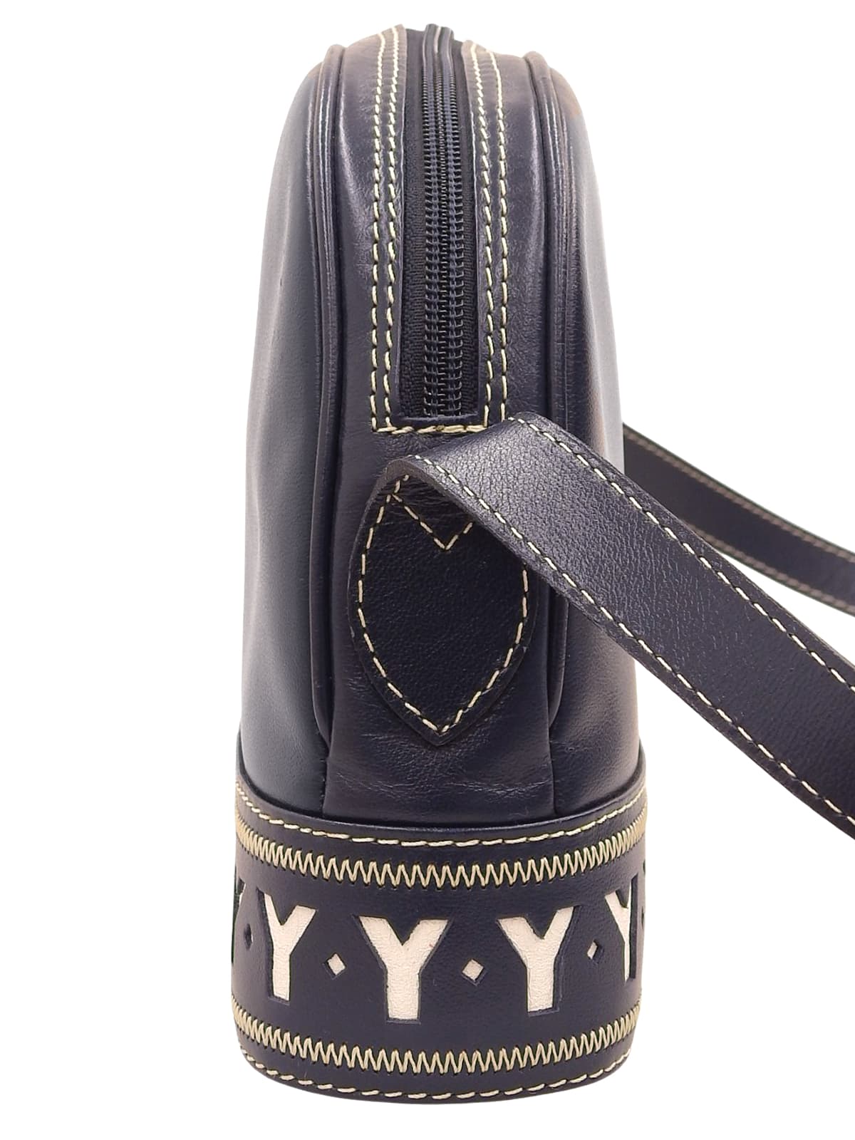 Yカットロゴチャームショルダーバッグ ネイビー/ホワイト