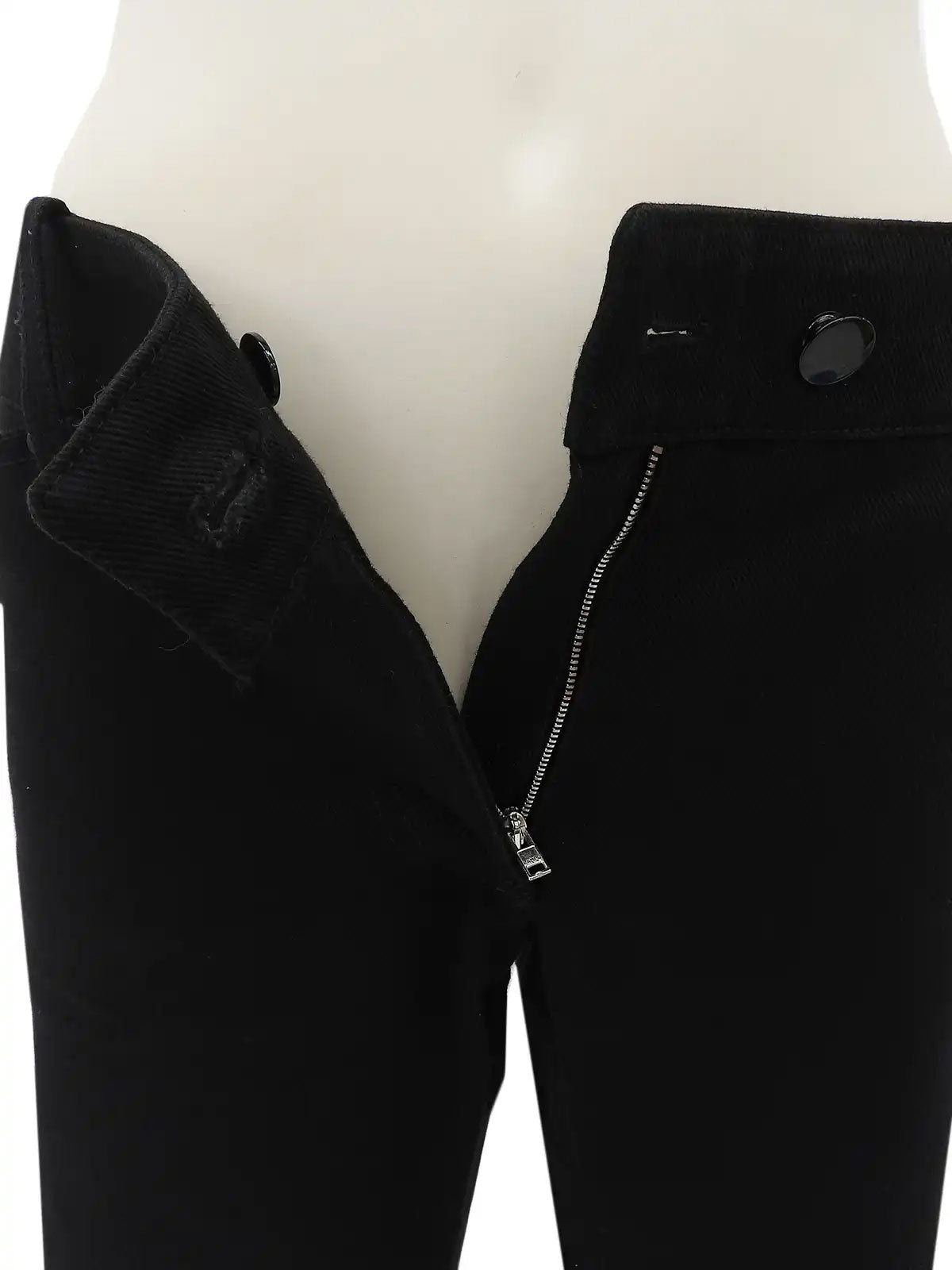 Low-rise pants in black