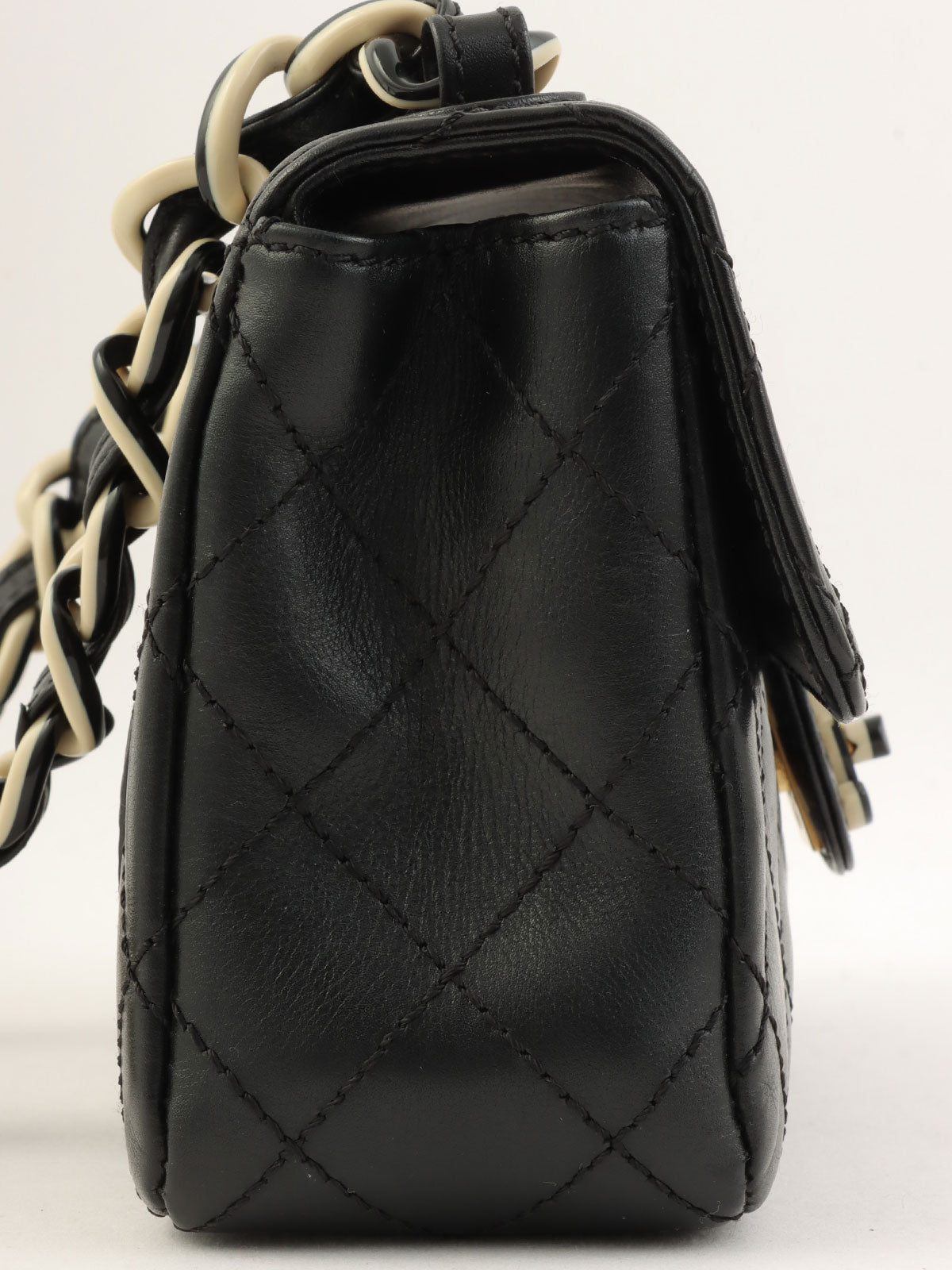 Circa 2000 Matelasse Stitch CC Turnlock Plastic Chain Shoulder Bag in Black