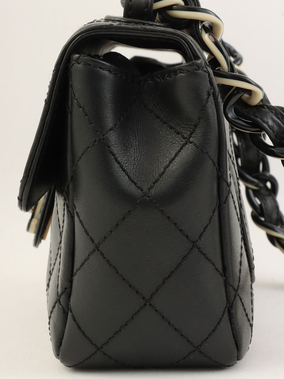 Circa 2000 Matelasse Stitch CC Turnlock Plastic Chain Shoulder Bag in Black